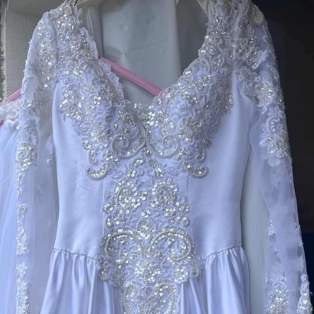 SOLD: Beautiful Dress - wedding